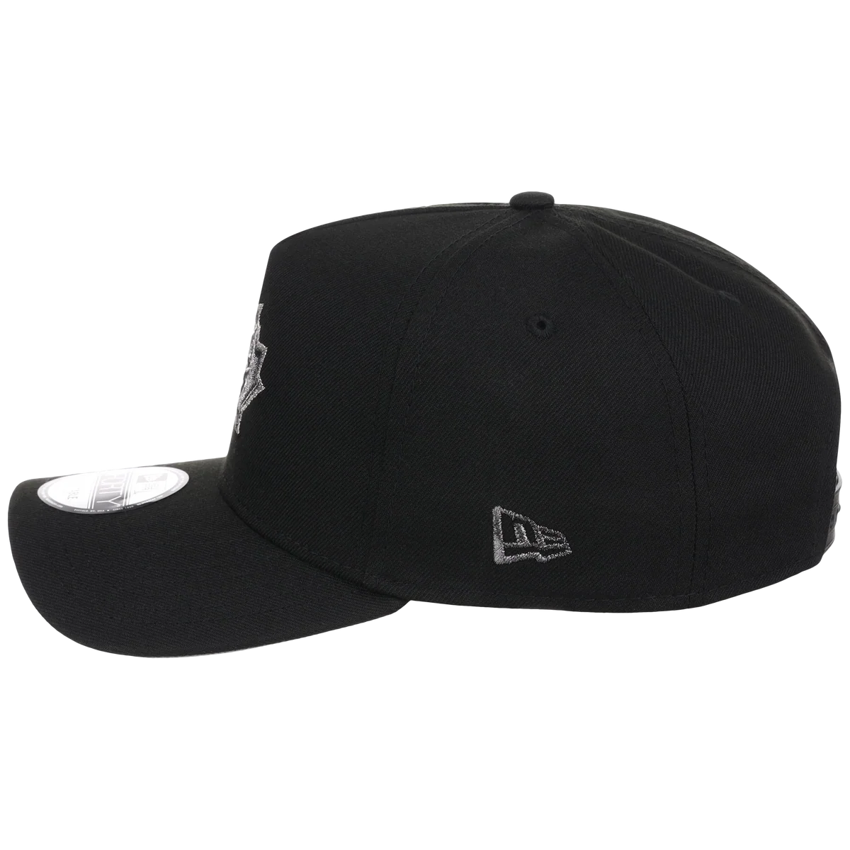 Toronto Blue Jays Toronto Crown the City - Liquid Titanium New Era 9FORTY (Black/Black) detail view