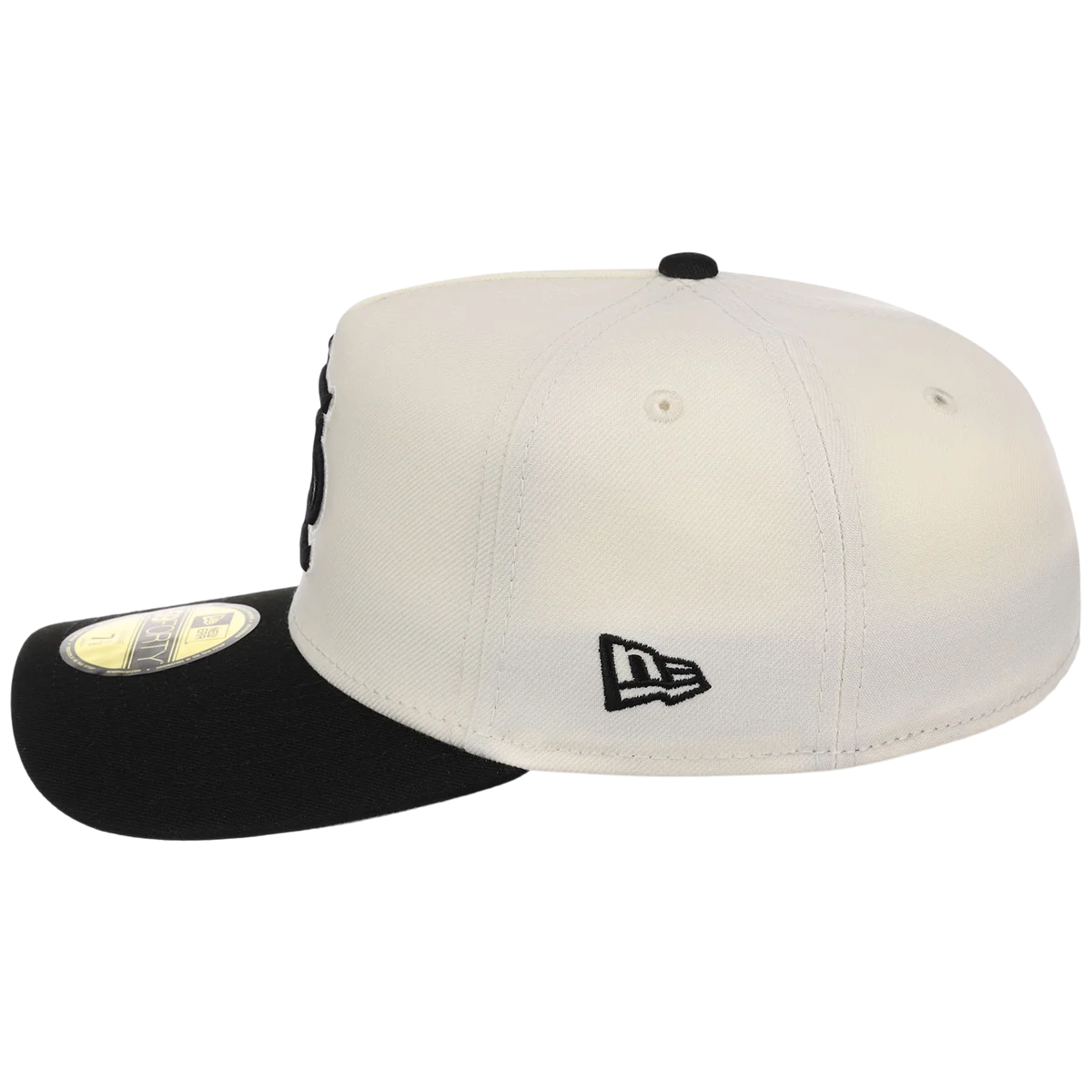 St. Louis Cardinals MLB Chrome Noir New Era 59FORTY detail view