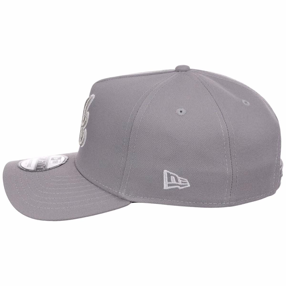 Atlanta Braves MLB Gray x White FASHION CORE New Era 9FORTY A-Frame detail view