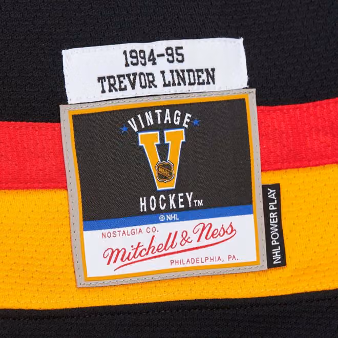 Trevor Linden #16 Vancouver Canucks 1994-95 Premium Power Play NHL Jersey Black view 3