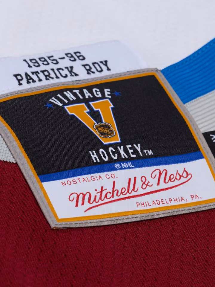 Patrick Roy #33 Colorado Avalanche 1995-96 Premium Power Play NHL Jersey White view 3