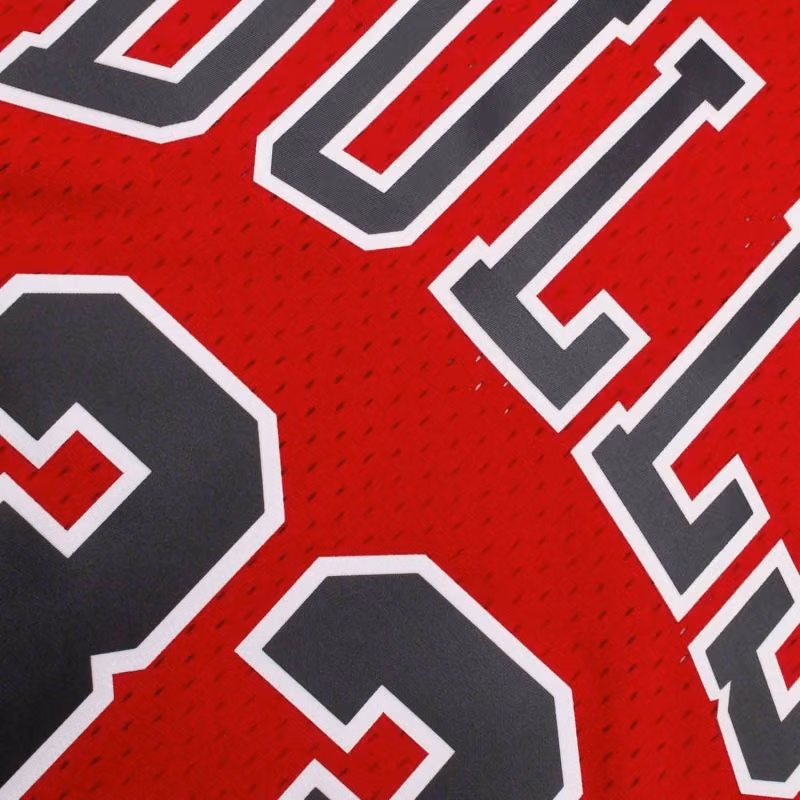 Scottie Pippen #33 Chicago Bulls 1997-98 Swingman NBA Jersey Red view 5