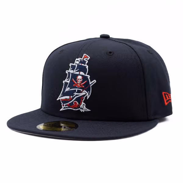 Tampa Bay Buccaneers Alternate Logo New Era 59FIFTY Fitted NFL Cap Navy product photo