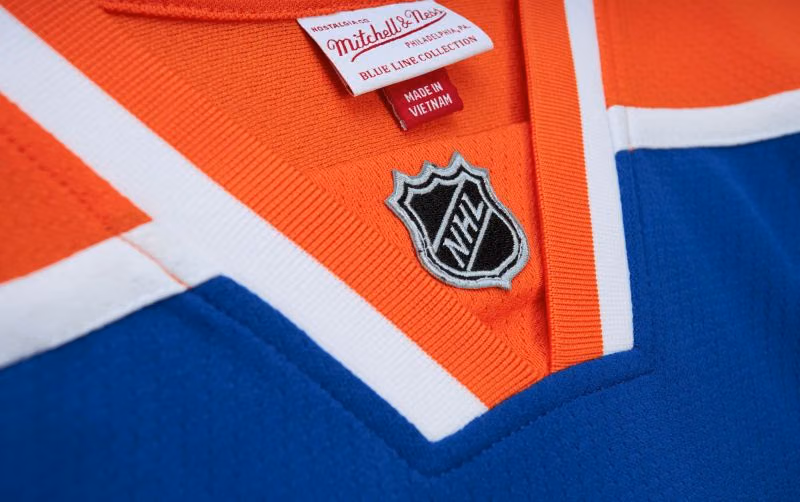 Connor McDavid #97 Edmonton Oilers 2015-16 Mitchell & Ness NHL Jersey view 4