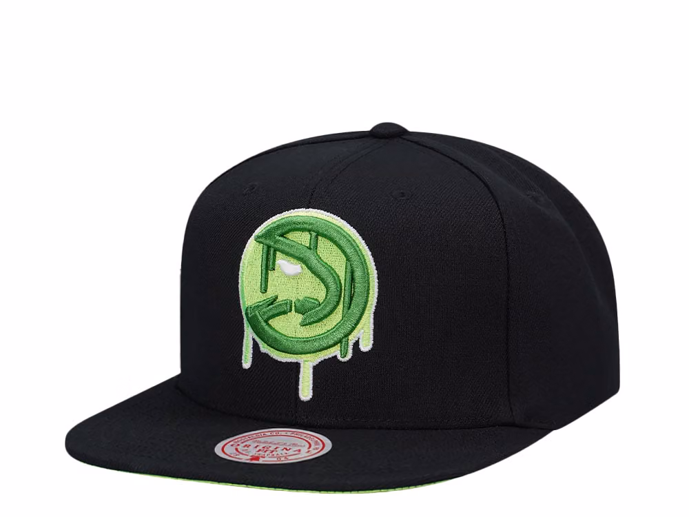 Mitchell & Ness Atlanta Hawks Slime Drip Snapback Hat front