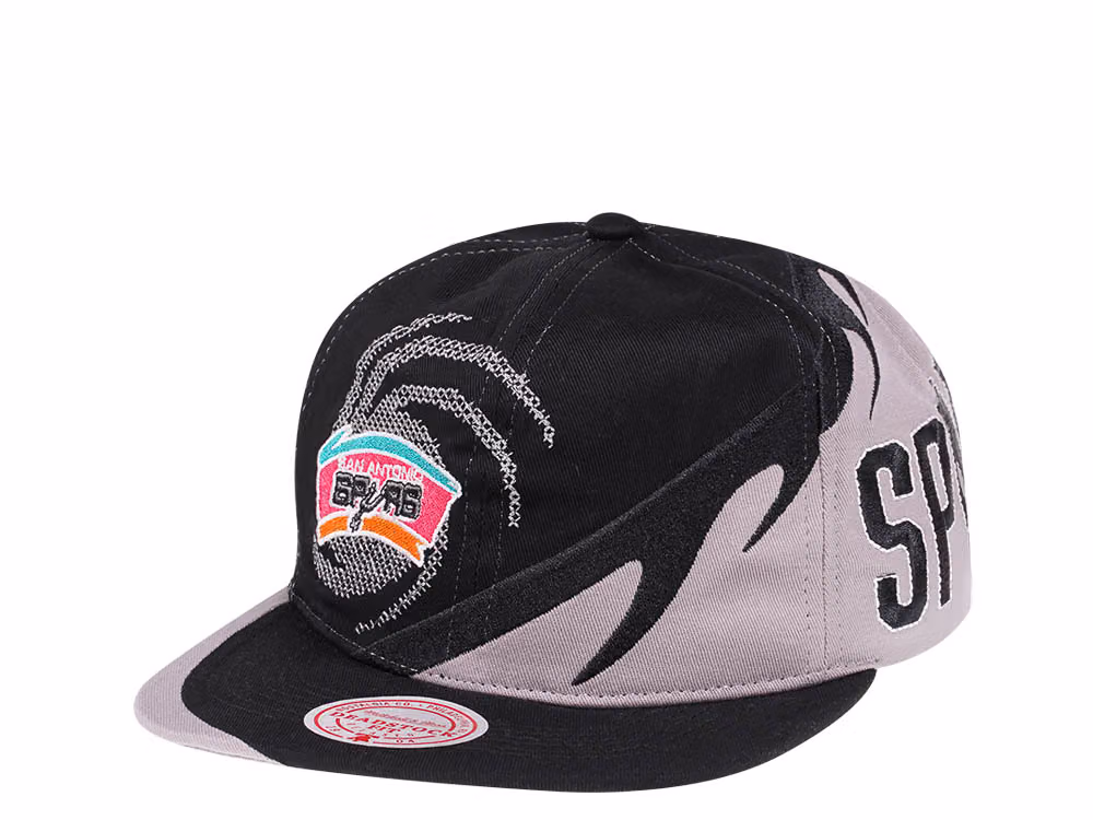 Mitchell & Ness San Antonio Spurs NBA Spiral Deadstock Hardwood Classic Snapback Hat front
