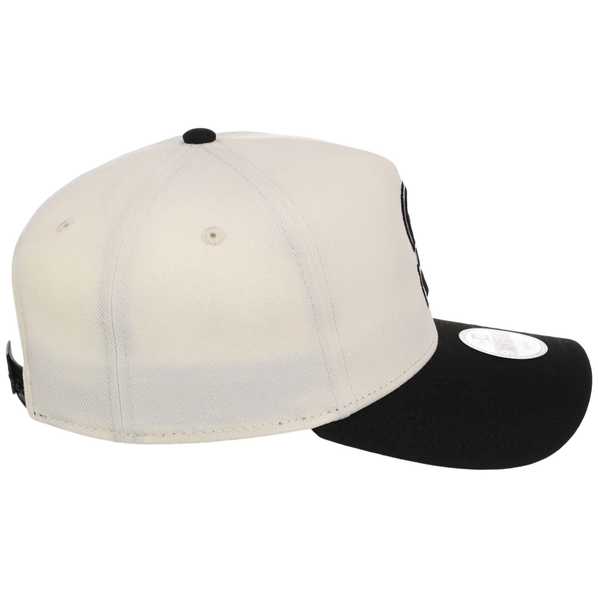 Seattle Mariners Women's New Era 9FORTY Chrome x Black A-Frame detail view