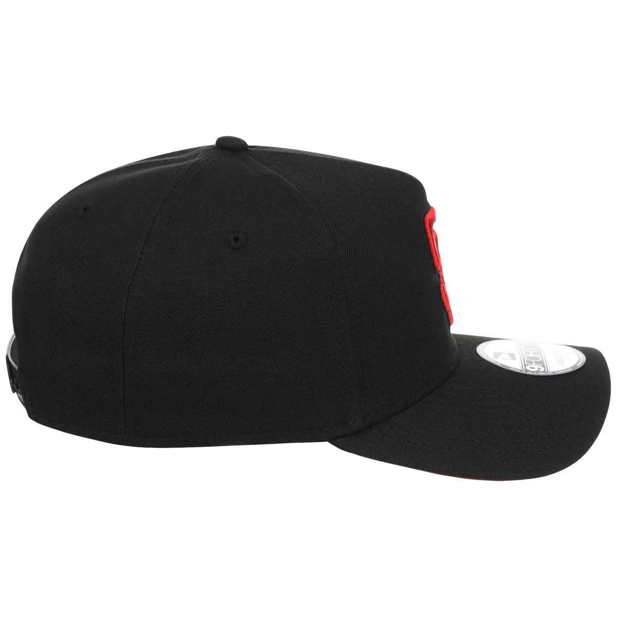 San Diego Padres MLB Black x Red FASHION CORE New Era 9FORTY A-Frame detail view