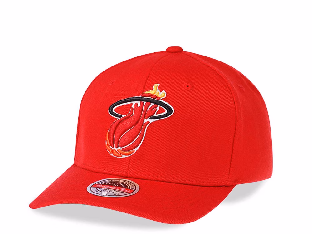 Mitchell & Ness Miami Heat Team Ground Red Line Solid Flex Snapback Hat front