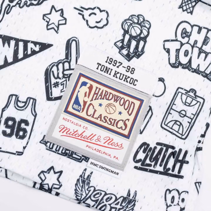 Toni Kukoč #7 Chicago Bulls Doodle Mitchell & Ness Swingman NBA Jersey view 5
