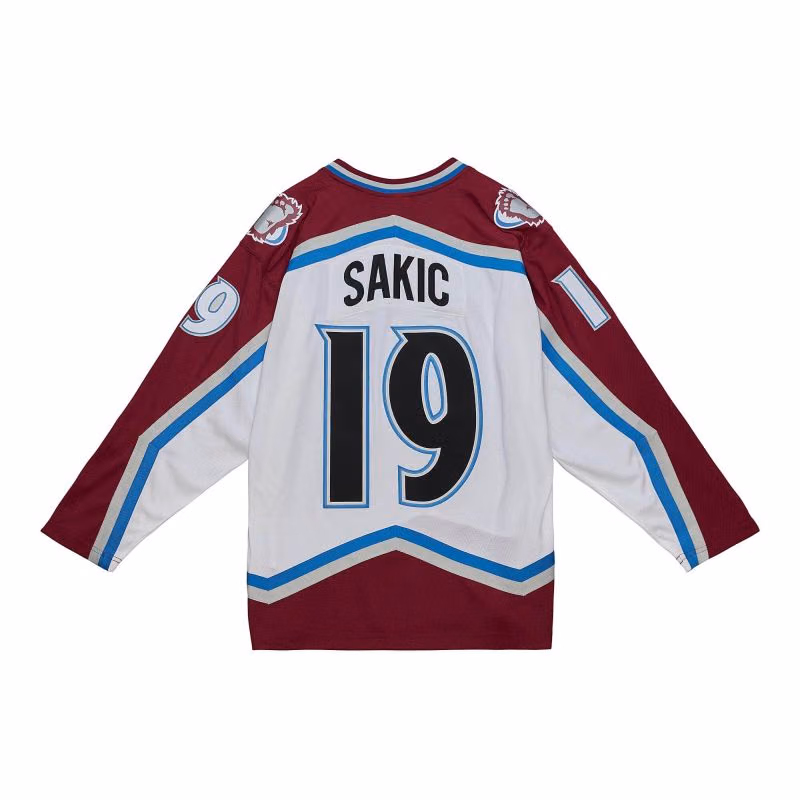 Joe Sakic #19 Colorado Avalanche 2000-01 Mitchell & Ness NHL Jersey view 1