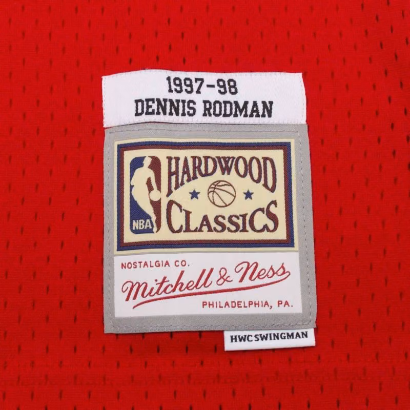 Dennis Rodman #91 Chicago Bulls 1997-98 Mitchell & Ness Swingman NBA Jersey Red view 3