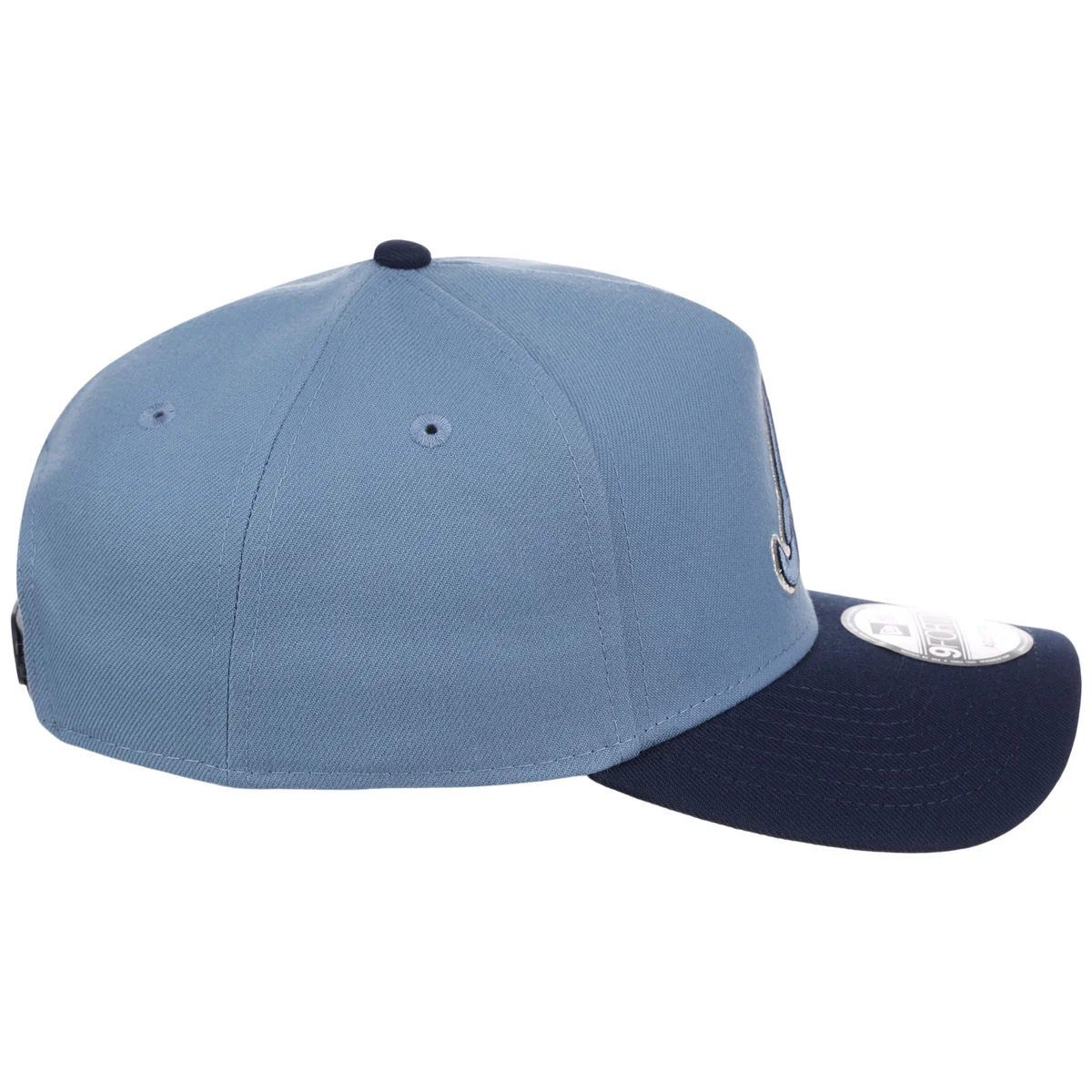 Atlanta Braves MLB Faded Blue x Navy FASHION CORE New Era 9FORTY A-Frame detail view