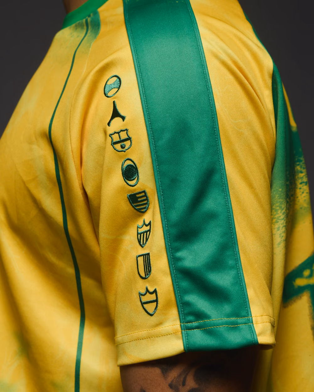 Jersevo Custom Personalized Dinho Retro Jersey left sleeve detail