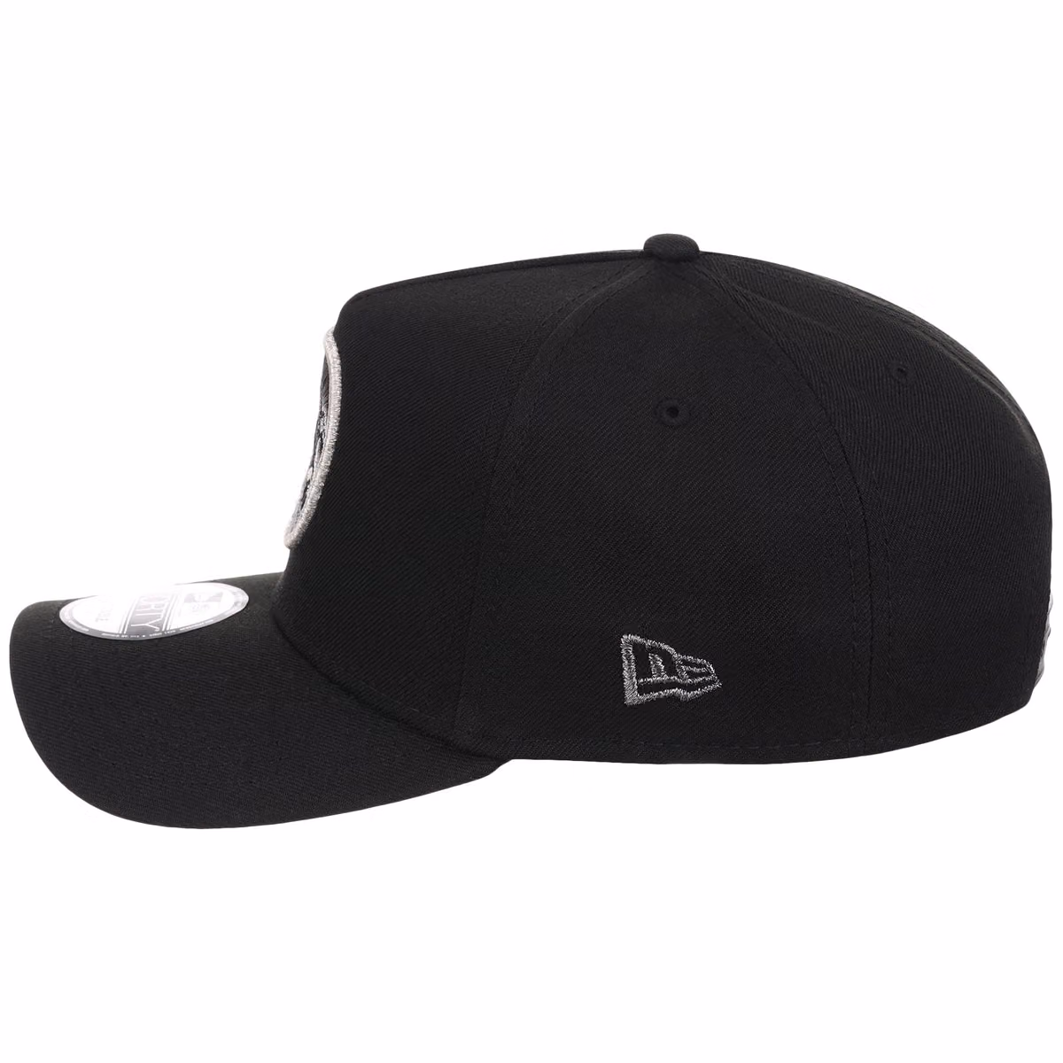 Denver Broncos NFL Liquid Titanium New Era 9FORTY detail view