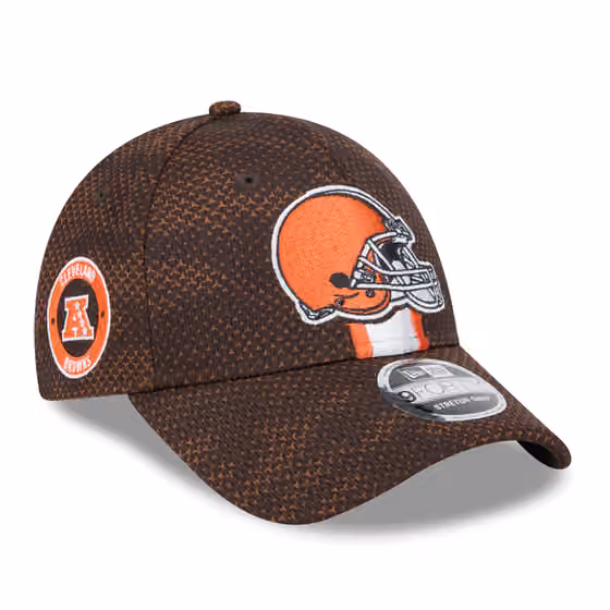 Cleveland Browns 2024 NFL Sideline New Era Stretch-Snap 9FORTY Cap Brown product photo