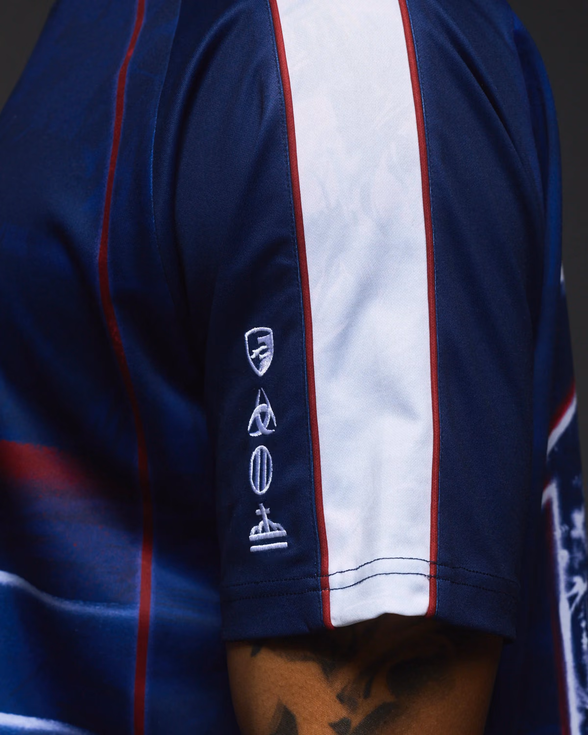 Jersevo Custom Personalized Zizou Retro Jersey left sleeve detail
