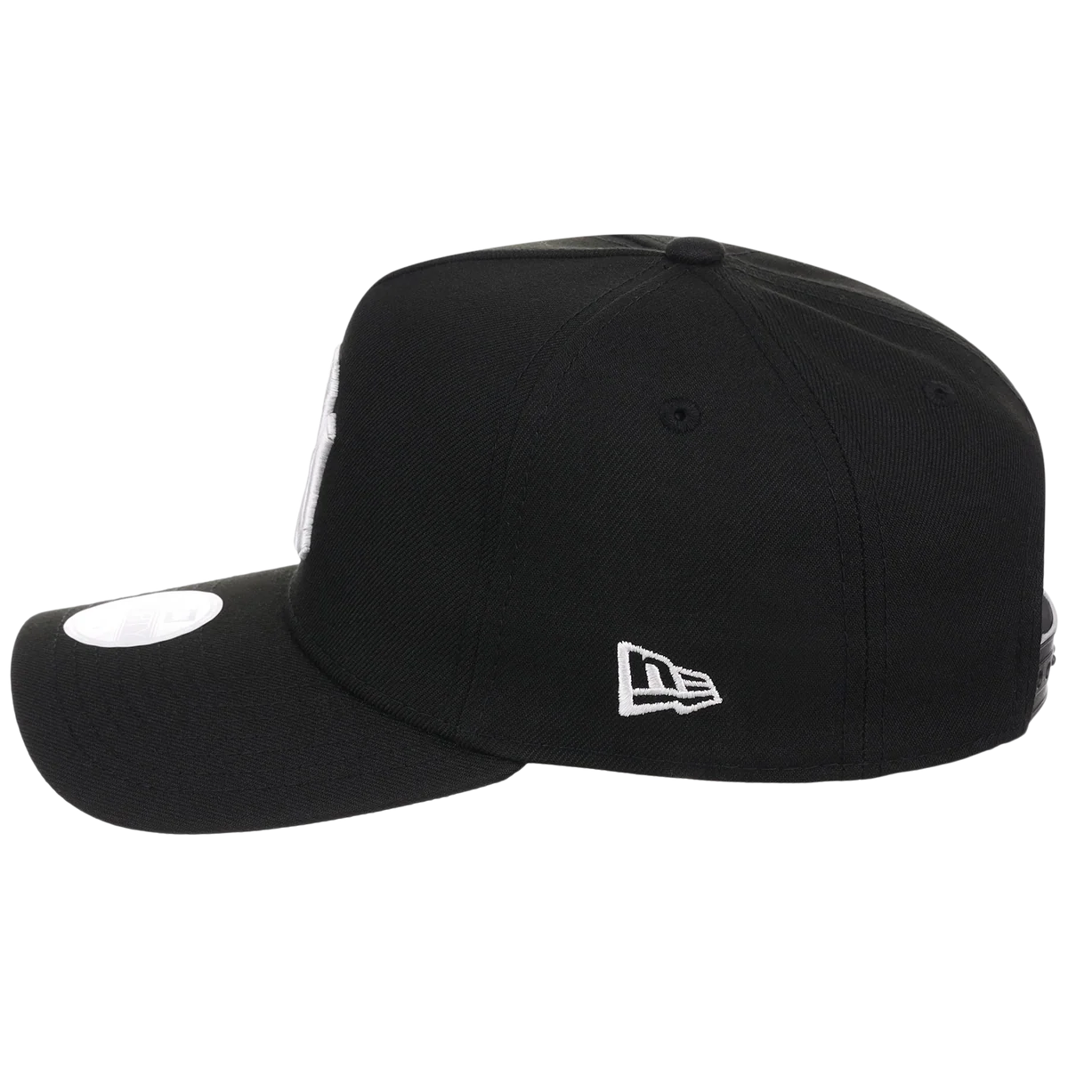 New York Yankees Women's New Era 9FORTY Black A-Frame detail view