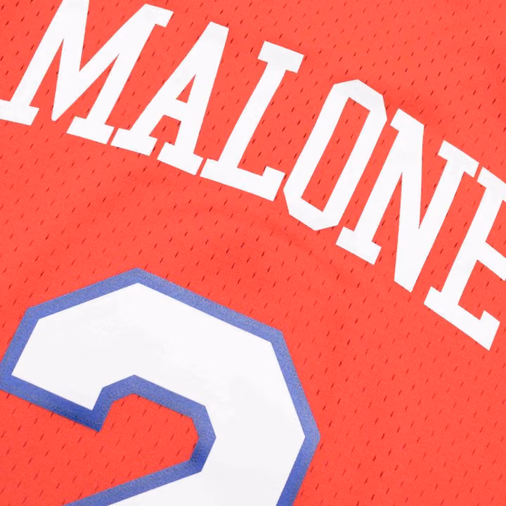 Moses Malone #2 Philadelphia 76ers 1982-83 Mitchell & Ness Swingman NBA Jersey Red view 4