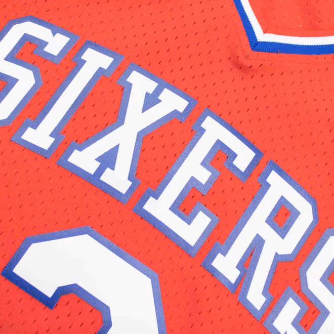 Moses Malone #2 Philadelphia 76ers 1982-83 Mitchell & Ness Swingman NBA Jersey Red view 5