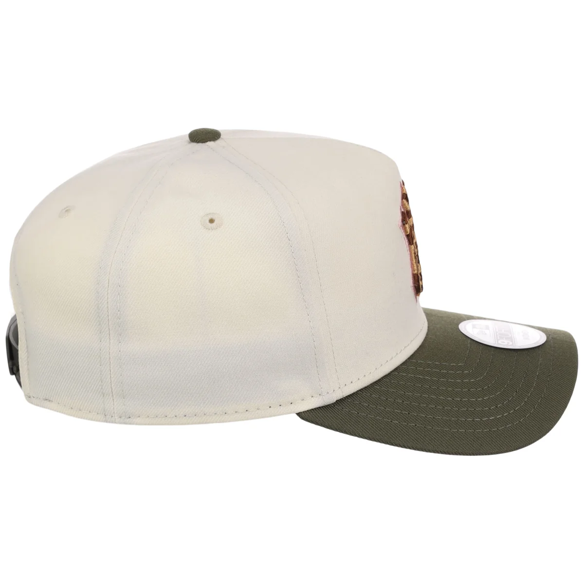 New York Yankees Cheetah Women's New Era 9FORTY A-Frame detail view