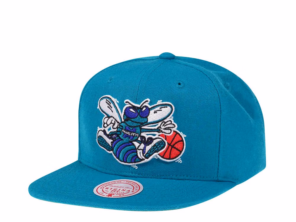 Mitchell & Ness Charlotte Hornets Hardwood Classics Snapback Hat front