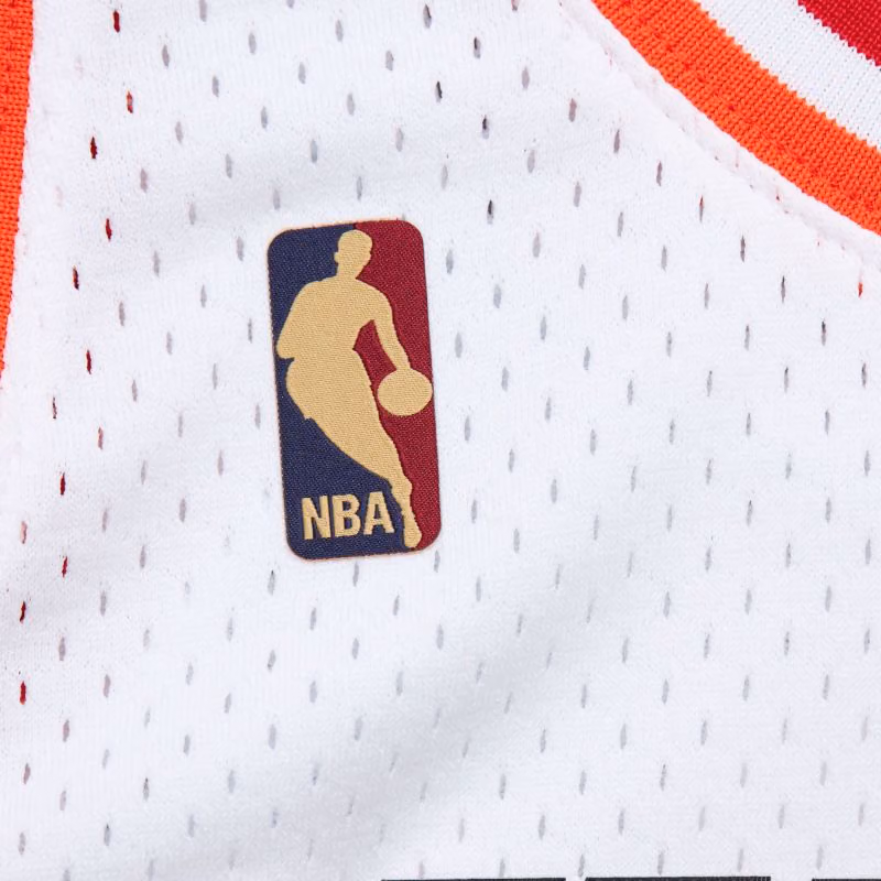 Dwyane Wade #3 Miami Heat 2007-08 Mitchell & Ness Swingman NBA Jersey White view 5