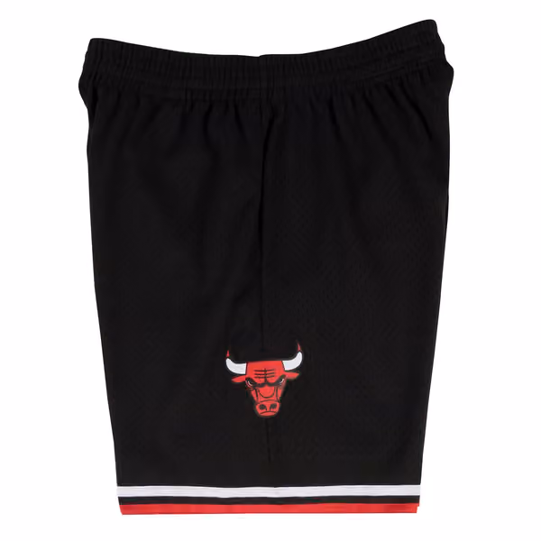 Chicago Bulls 1997-98 Mitchell & Ness Swingman NBA Shorts Black view 3