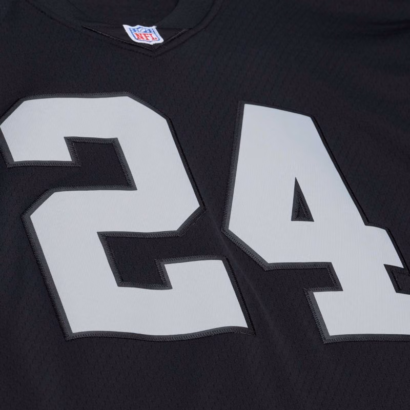 Marshawn Lynch #24 Oakland Raiders 2017 Legacy Throwback NFL Jersey Black view 7