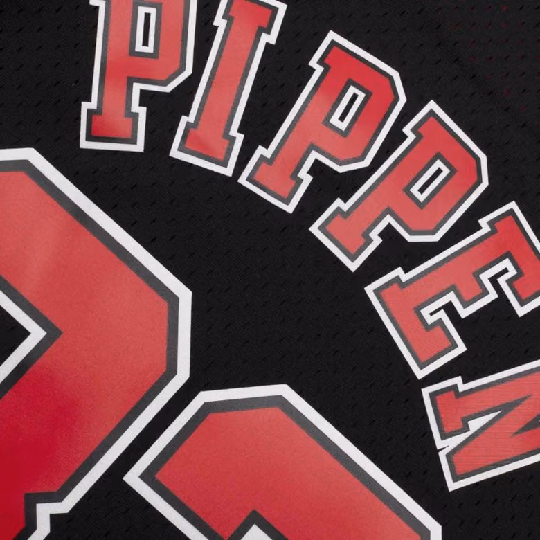 Scottie Pippen #33 Chicago Bulls 1997-98 Swingman NBA Jersey Black view 4
