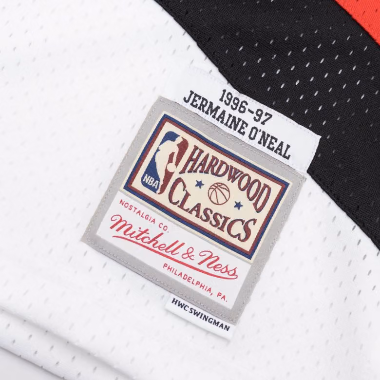 Jermaine O'Neal #5 Portland Trail Blazers 1996-97 Mitchell & Ness Swingman NBA Jersey White view 4