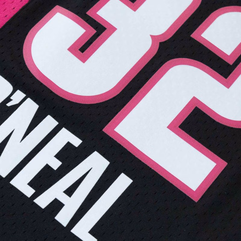 Shaq O'Neal #32 Miami Heat 2005-06 Mitchell & Ness Swingman NBA Jersey Alternate Black view 4