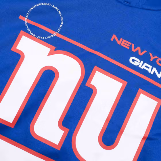 New York Giants 2021 NFL Sideline Nike Therma Hoodie (YOUTH) view 4