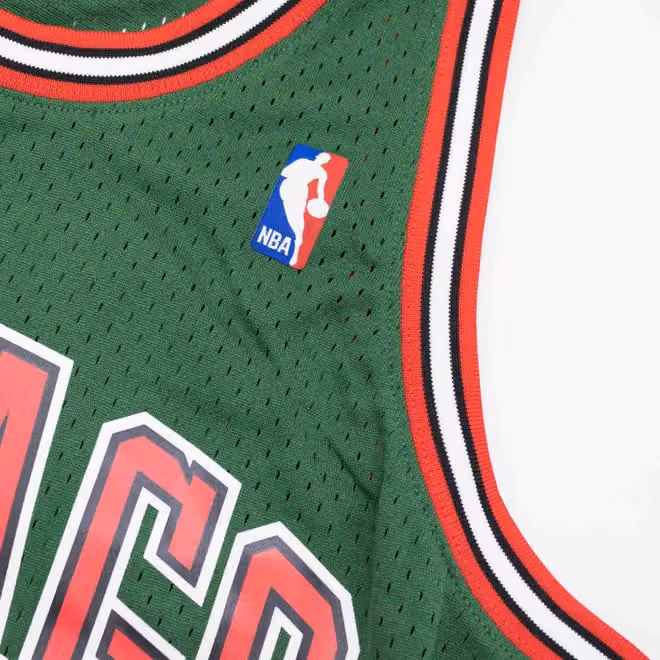 Derrick Rose #1 Chicago Bulls 2008-09 Green Week Swingman NBA Jersey view 5