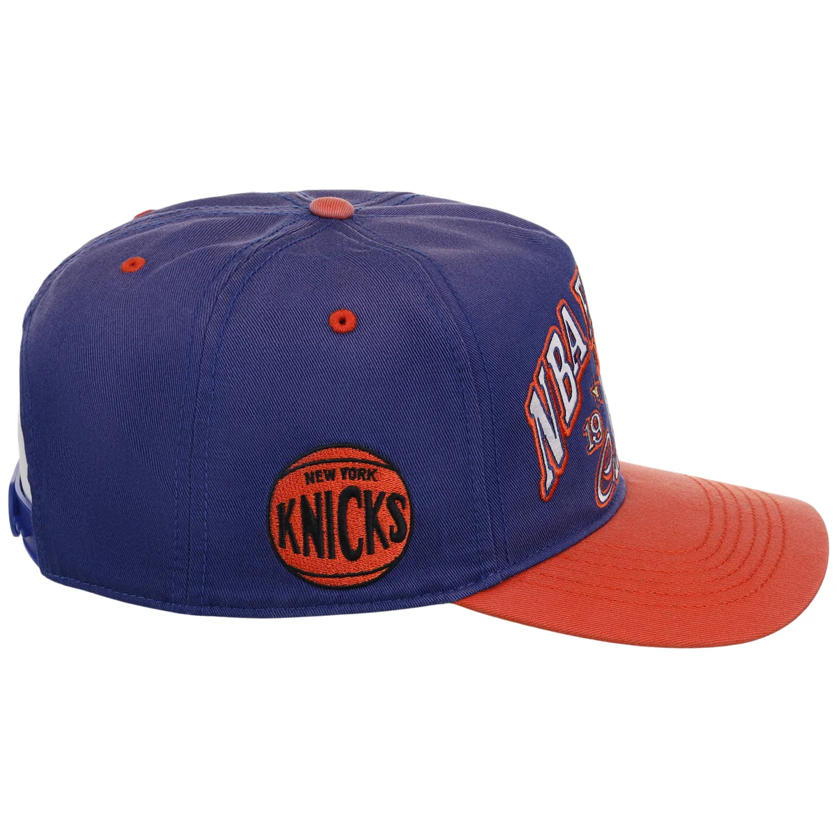 New York Knicks 1973 Champs '47 Hitch detail view