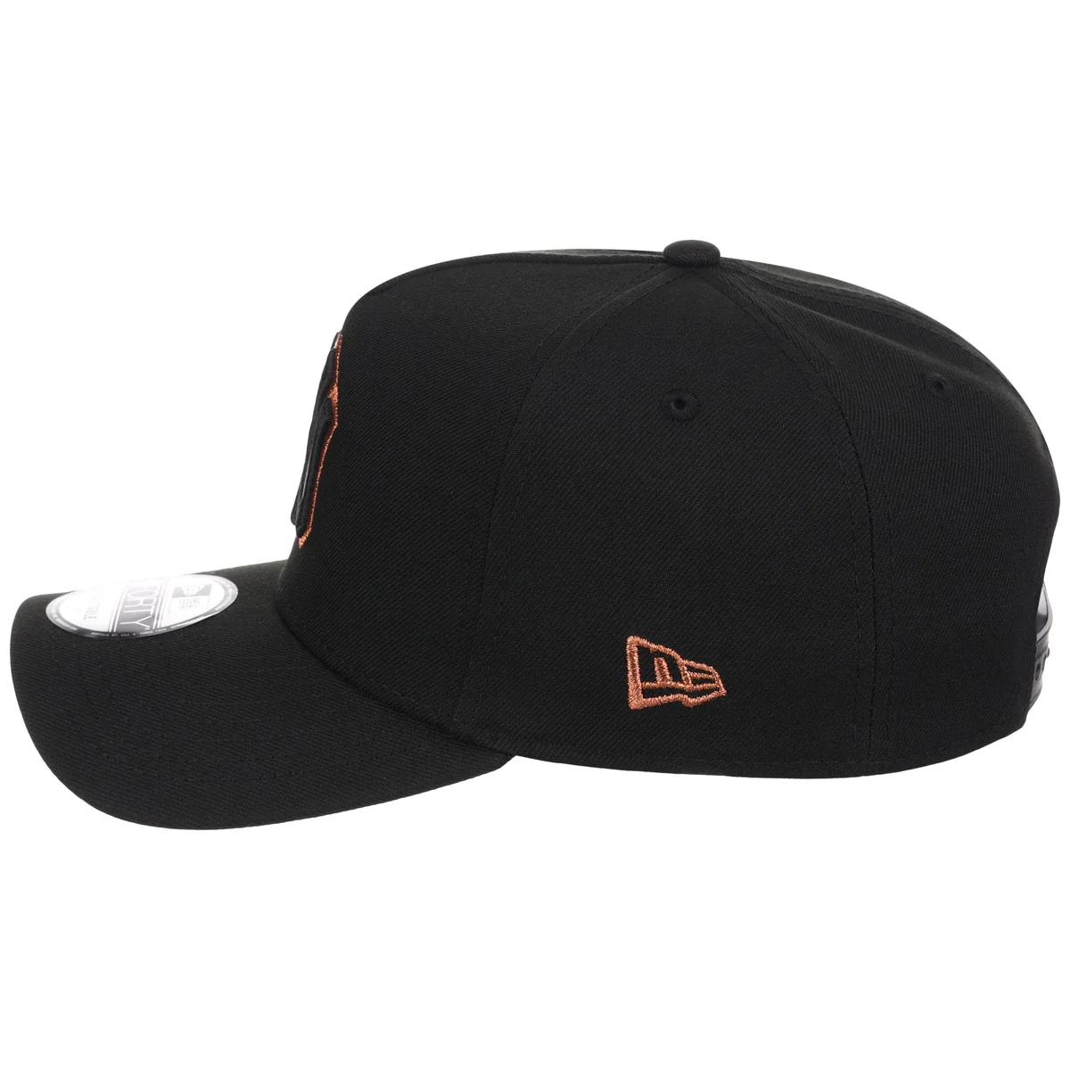 New York Yankees MLB Black x Rust FASHION CORE New Era 9FORTY A-Frame detail view