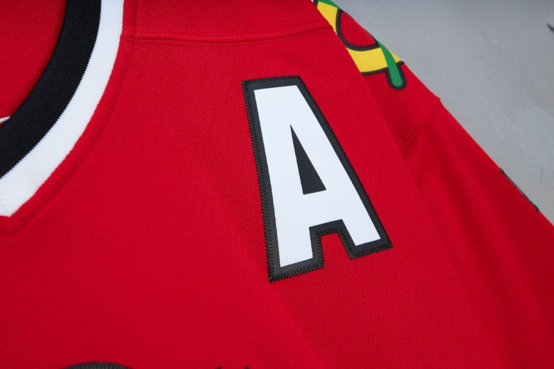 Chris Chelios #7 Chicago Blackhawks 1991-92 Mitchell & Ness NHL Jersey view 5
