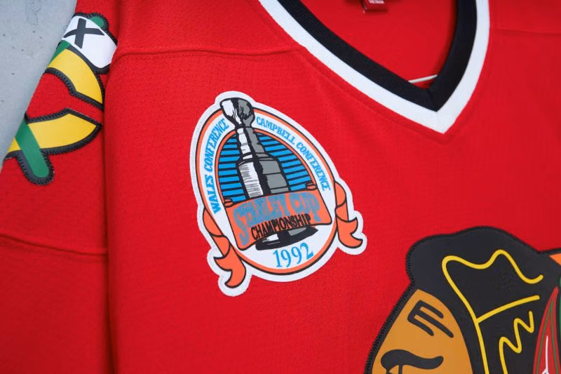 Chris Chelios #7 Chicago Blackhawks 1991-92 Mitchell & Ness NHL Jersey view 4