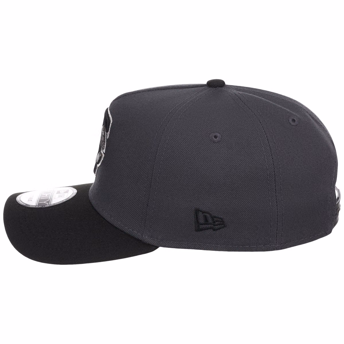 Minnesota Twins MLB Graphite x Black FASHION CORE New Era 9FORTY A-Frame detail view