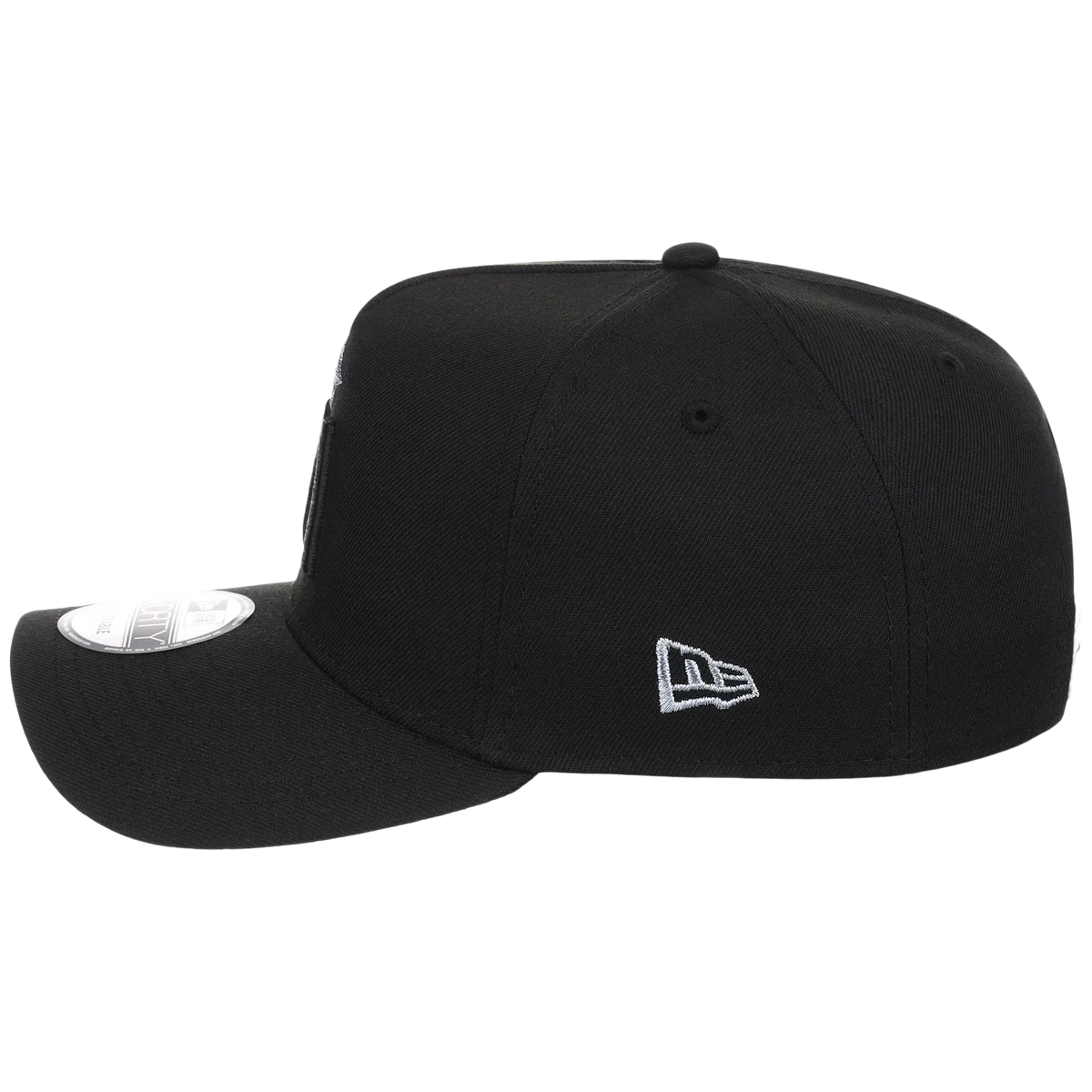 Minnesota Twins MLB Black Sky FASHION CORE New Era 9FORTY A-Frame detail view