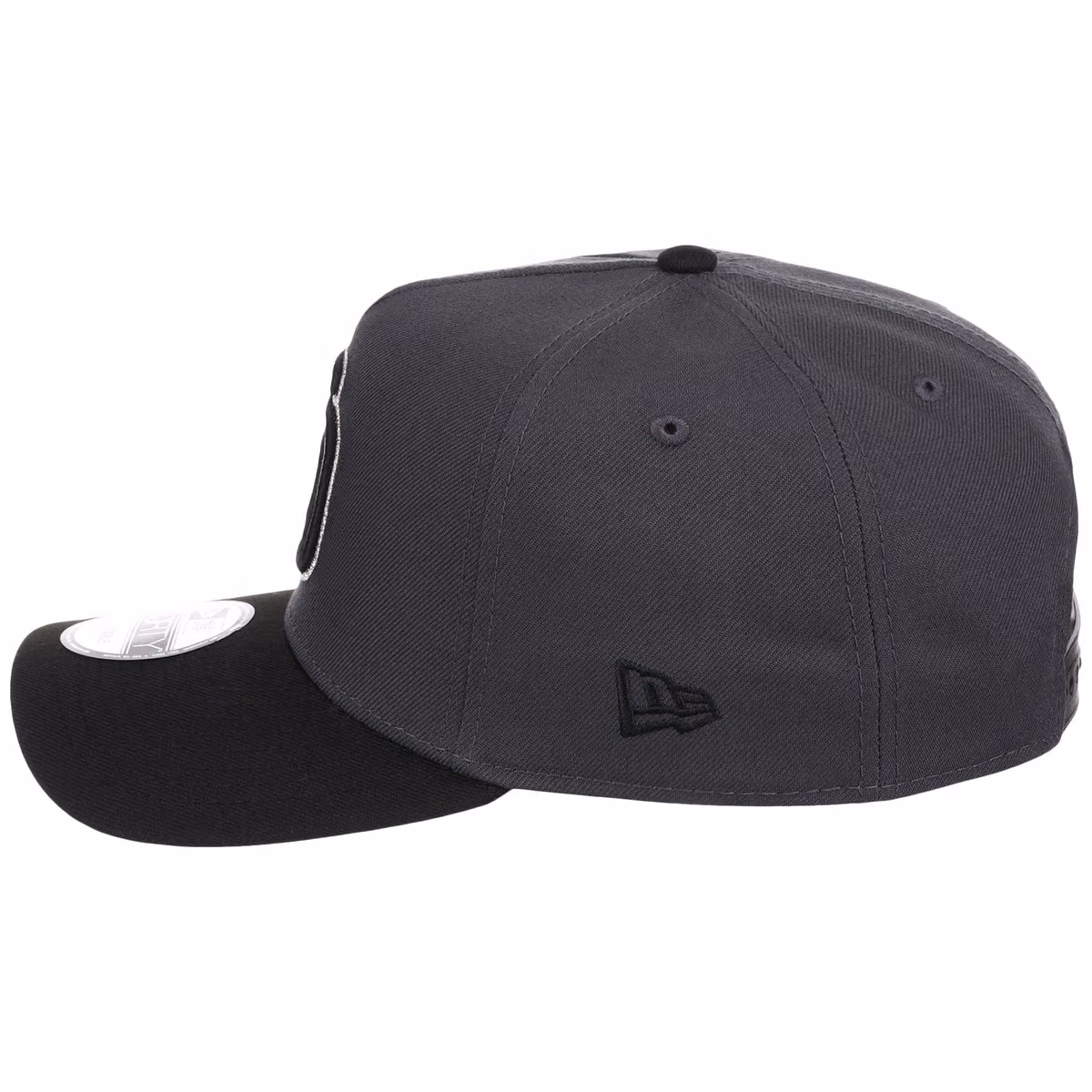 San Diego Padres MLB Graphite x Black FASHION CORE New Era 9FORTY A-Frame detail view