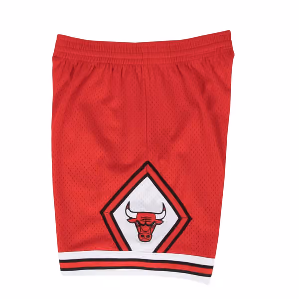 Chicago Bulls 1997-98 Mitchell & Ness Swingman NBA Shorts Red view 2