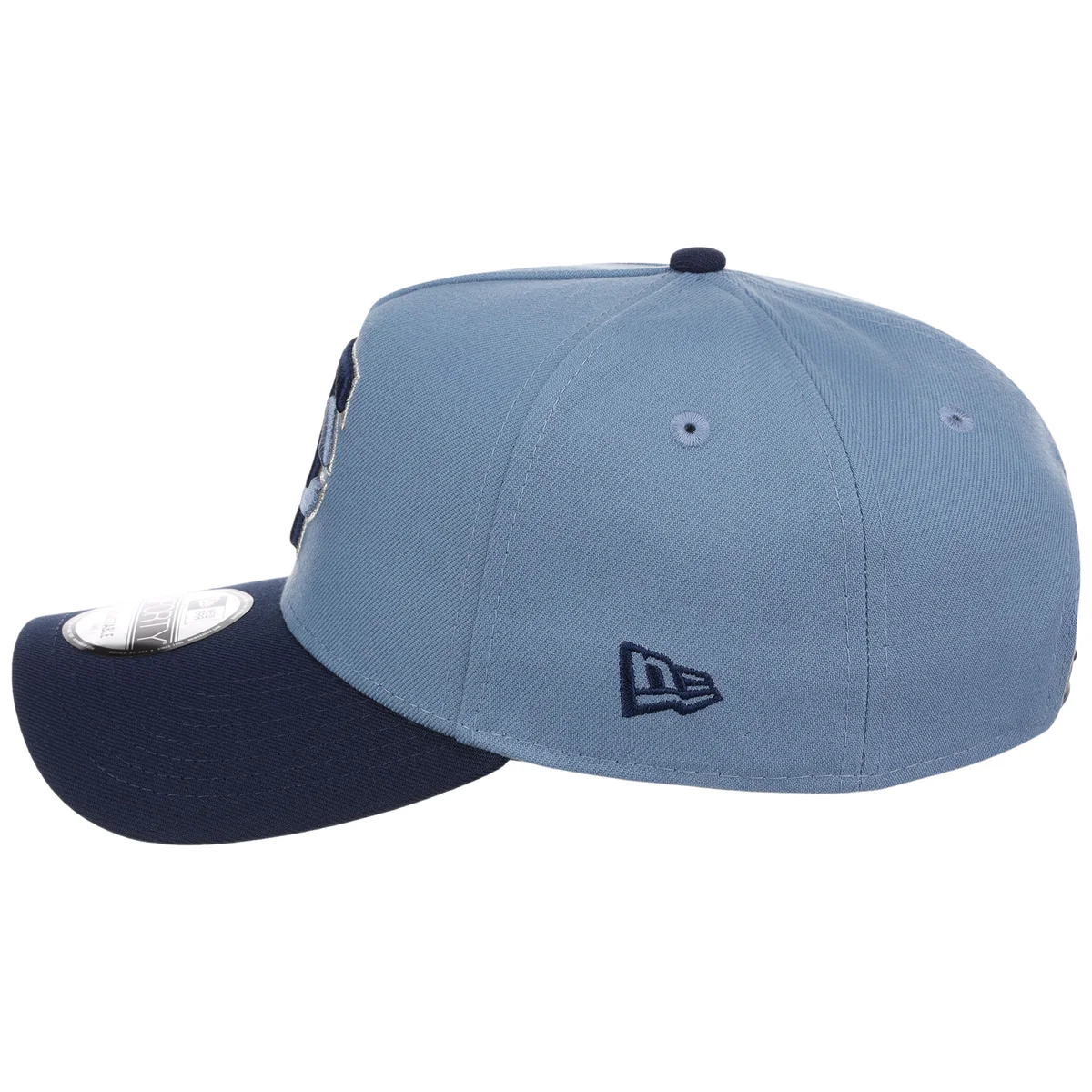 Minnesota Twins MLB Faded Blue x Navy FASHION CORE New Era 9FORTY A-Frame detail view