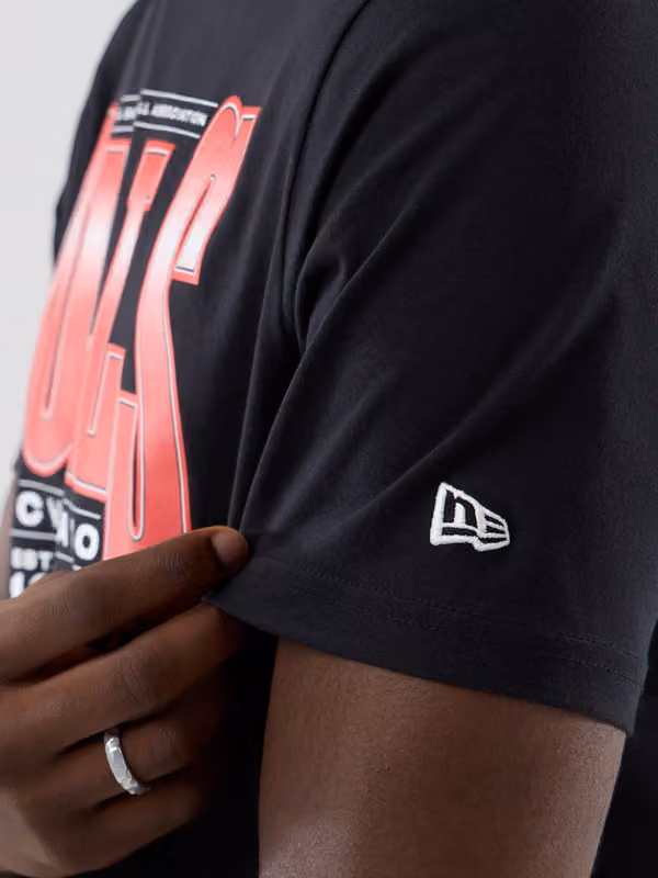 Chicago Bulls Arch Graphic NBA T-Shirt Black view 4