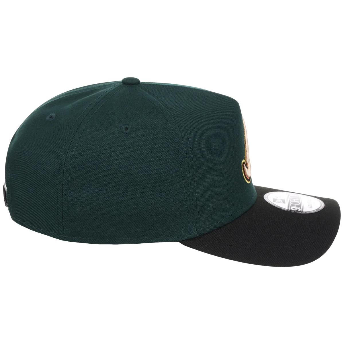 Atlanta Braves MLB Dark Green x Black FASHION CORE New Era 9FORTY A-Frame detail view