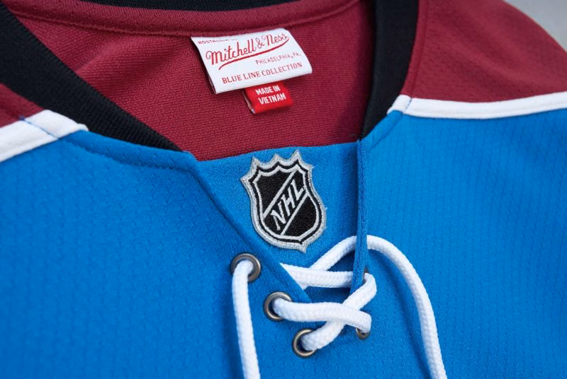 Nathan MacKinnon #29 Colorado Avalanche 2013-14 Mitchell & Ness NHL Jersey view 4