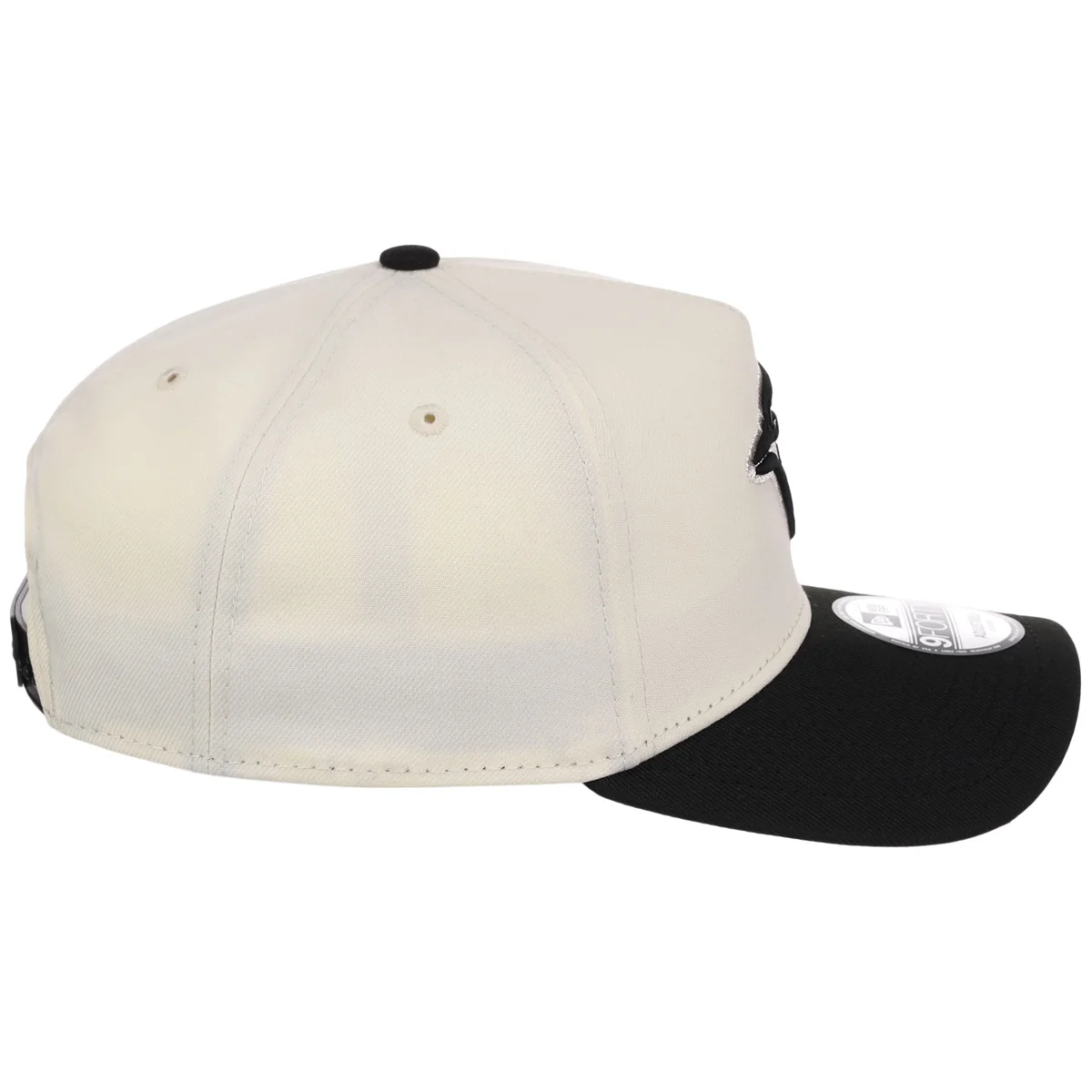 Toronto Blue Jays MLB Chrome x Black FASHION CORE New Era 9FORTY A-Frame detail view