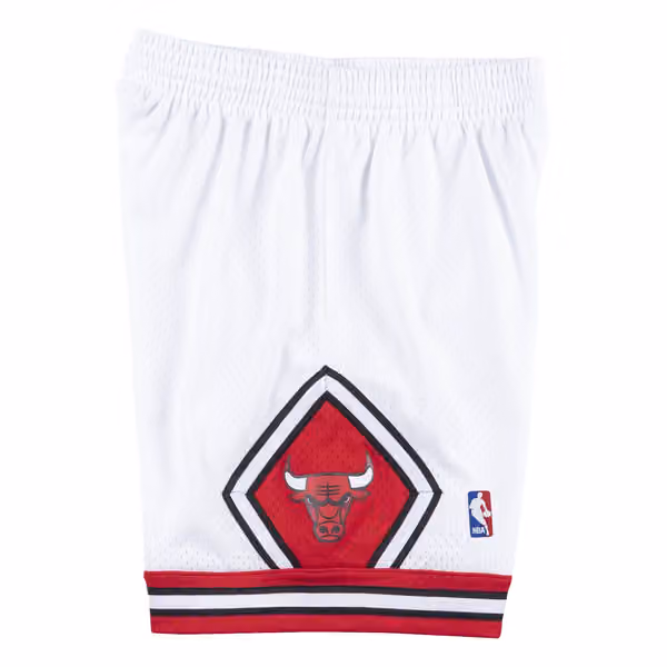 Chicago Bulls 1997-98 Mitchell & Ness Swingman NBA Shorts White view 3