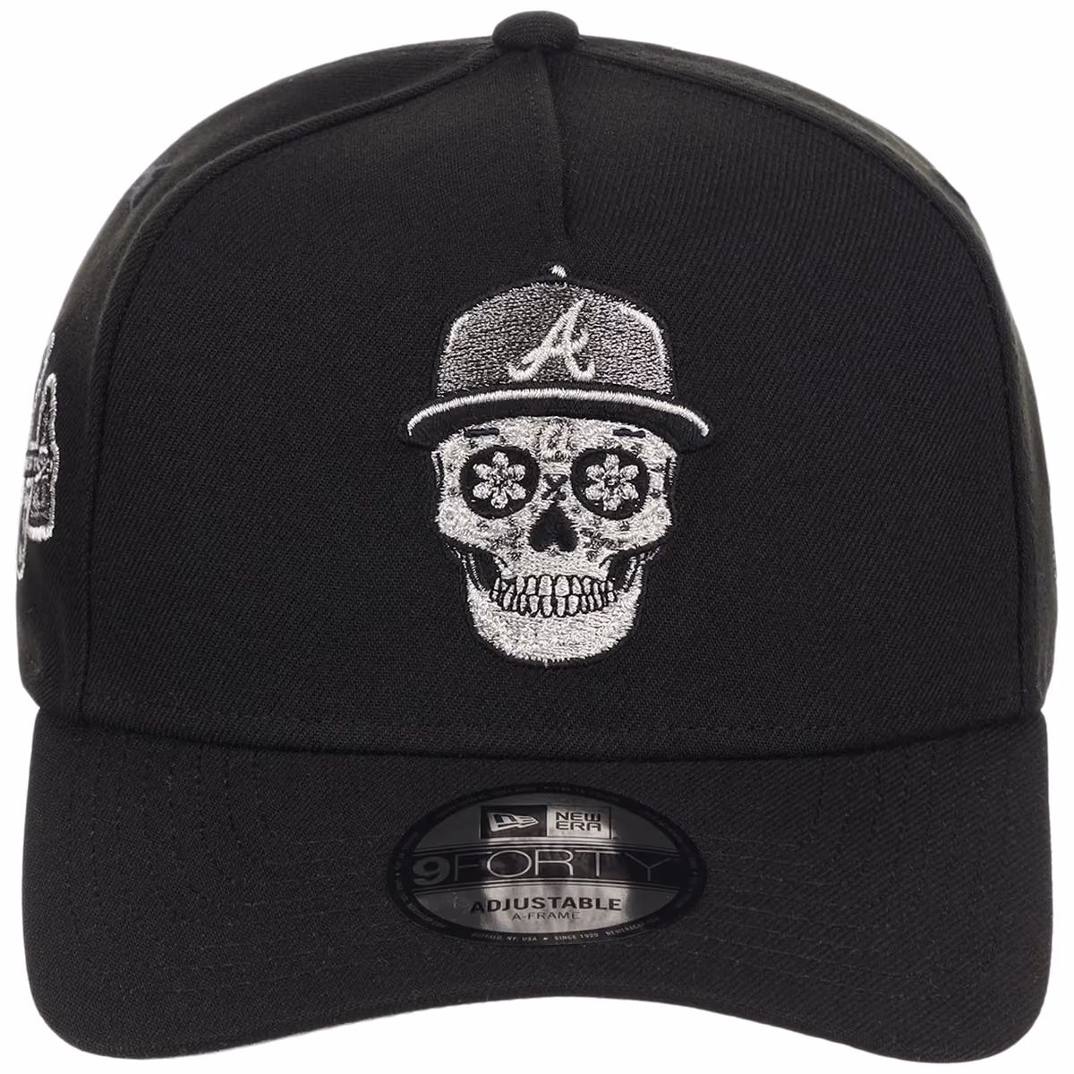 Atlanta Braves Skull Atlanta Crown the City New Era 9FORTY detail view