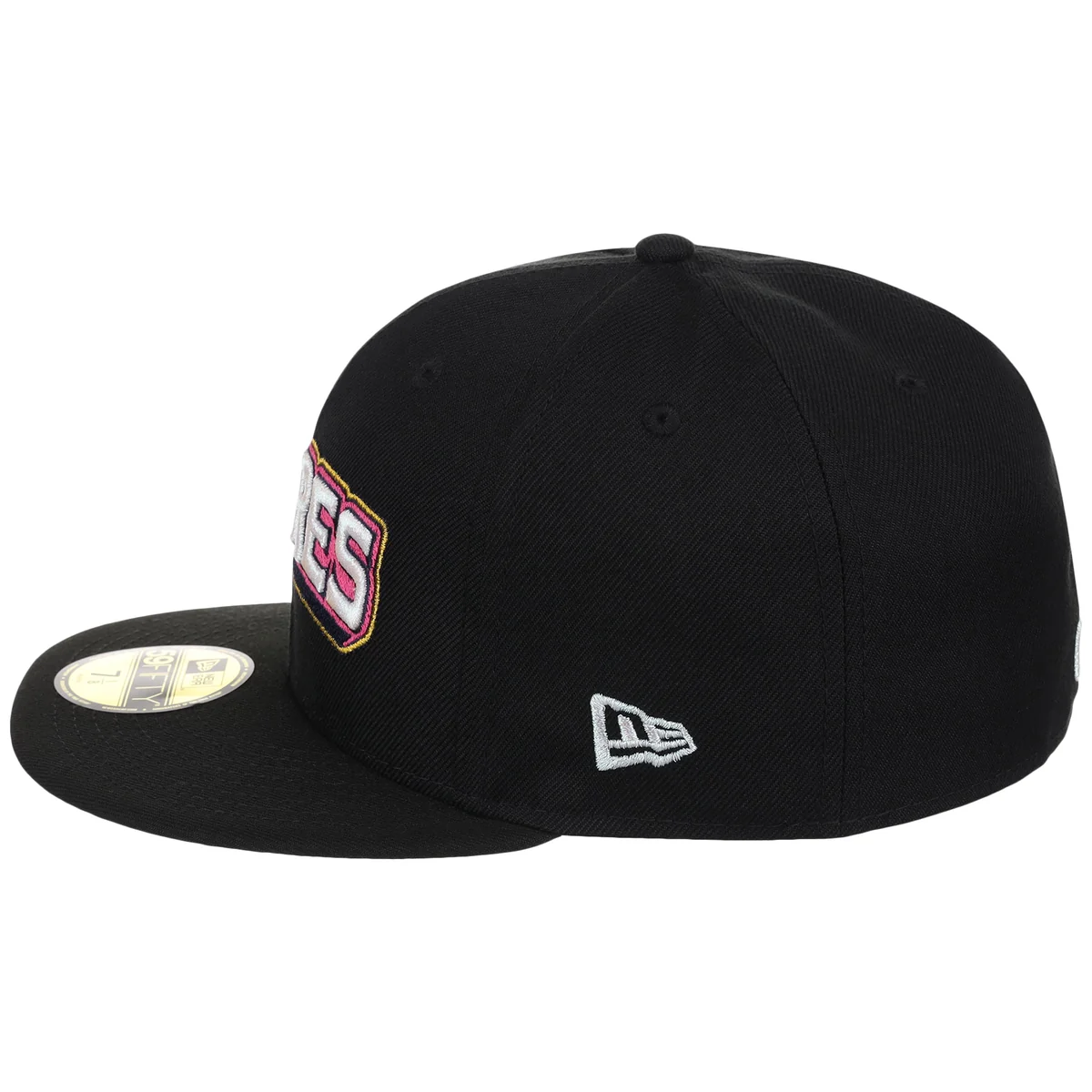 San Diego Padres MLB City Connect - Black Metallics New Era 59FIFTY detail view